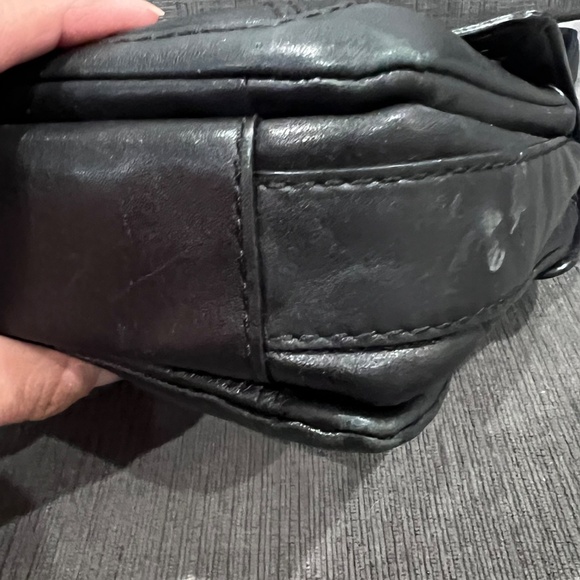 Vintage Coach Black Leather Shoulder Bag - Picture 7 of 13